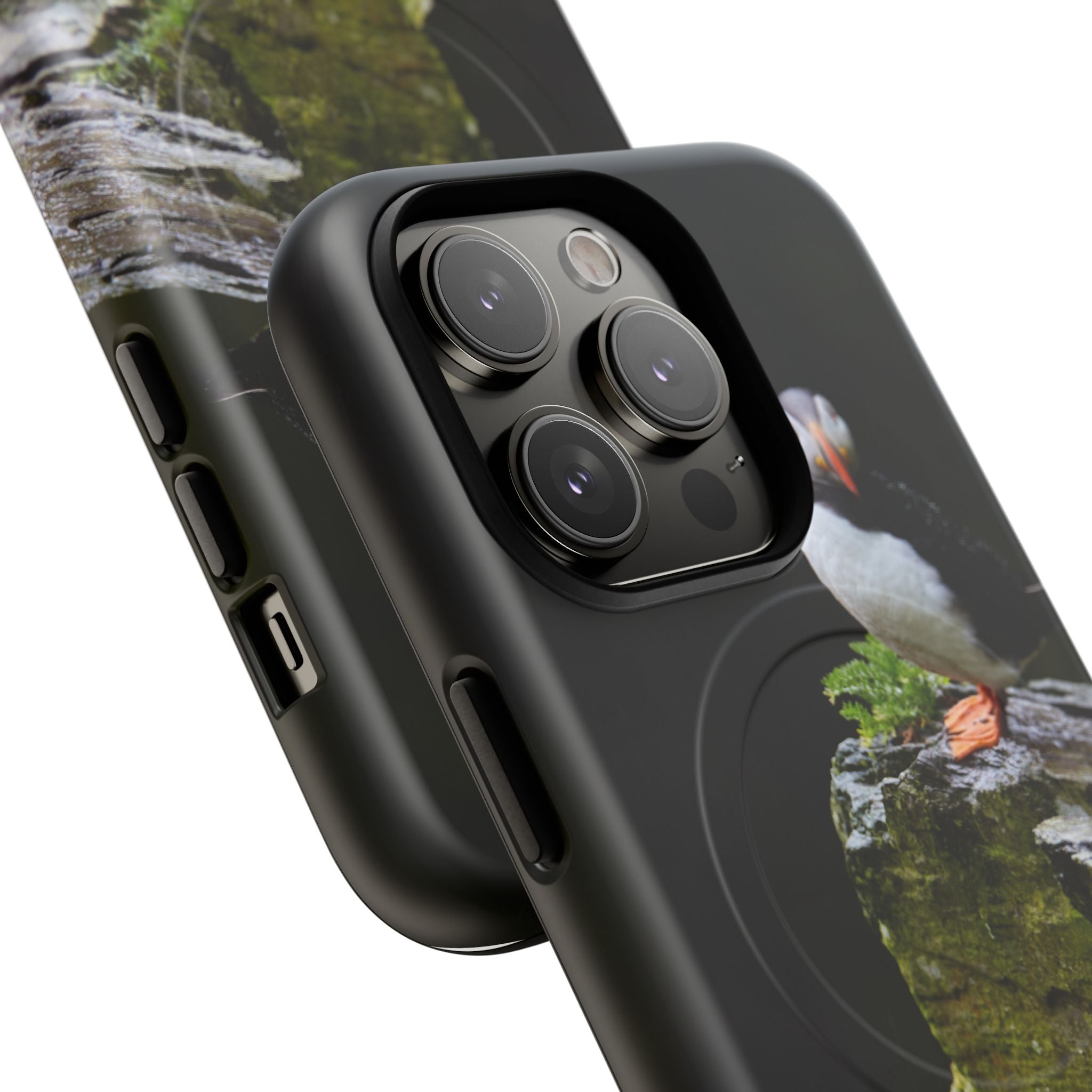 The Watchful Puffin - iPhone Magsafe Case