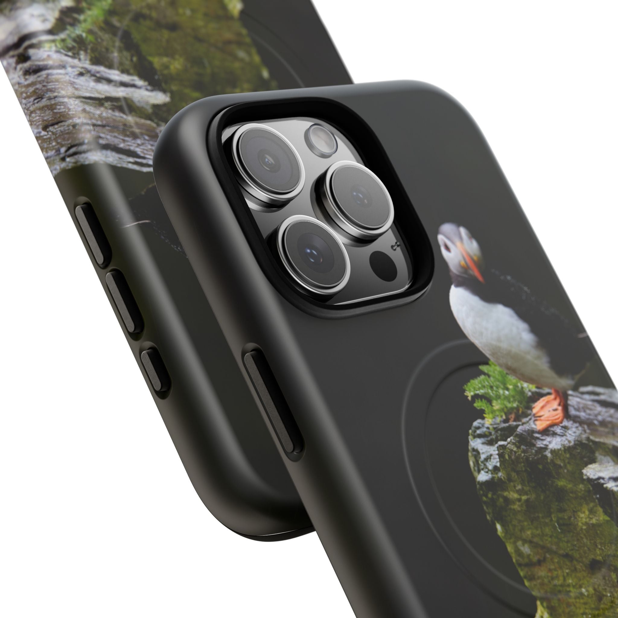 The Watchful Puffin - iPhone Magsafe Case
