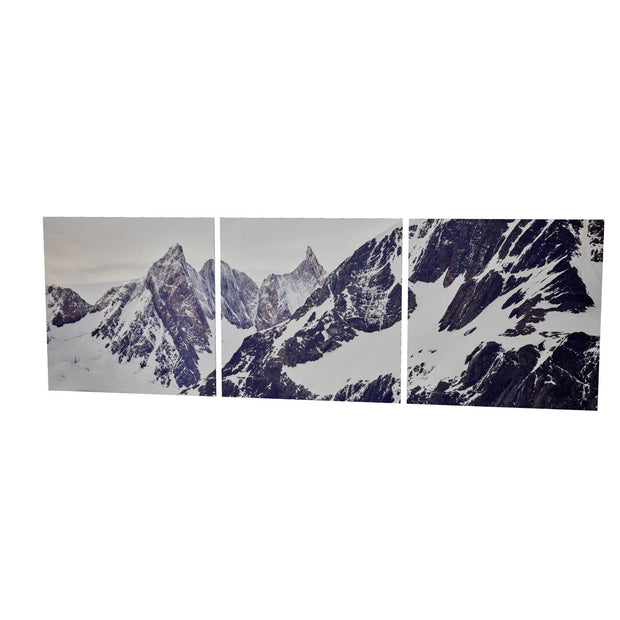 Peaks, King Haakon Bay, South Georgia