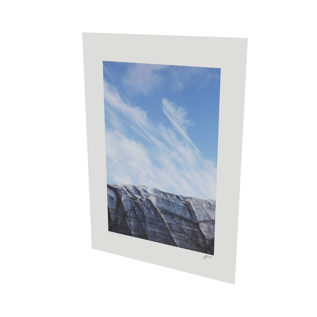 Glacier and Clouds, Isbukta