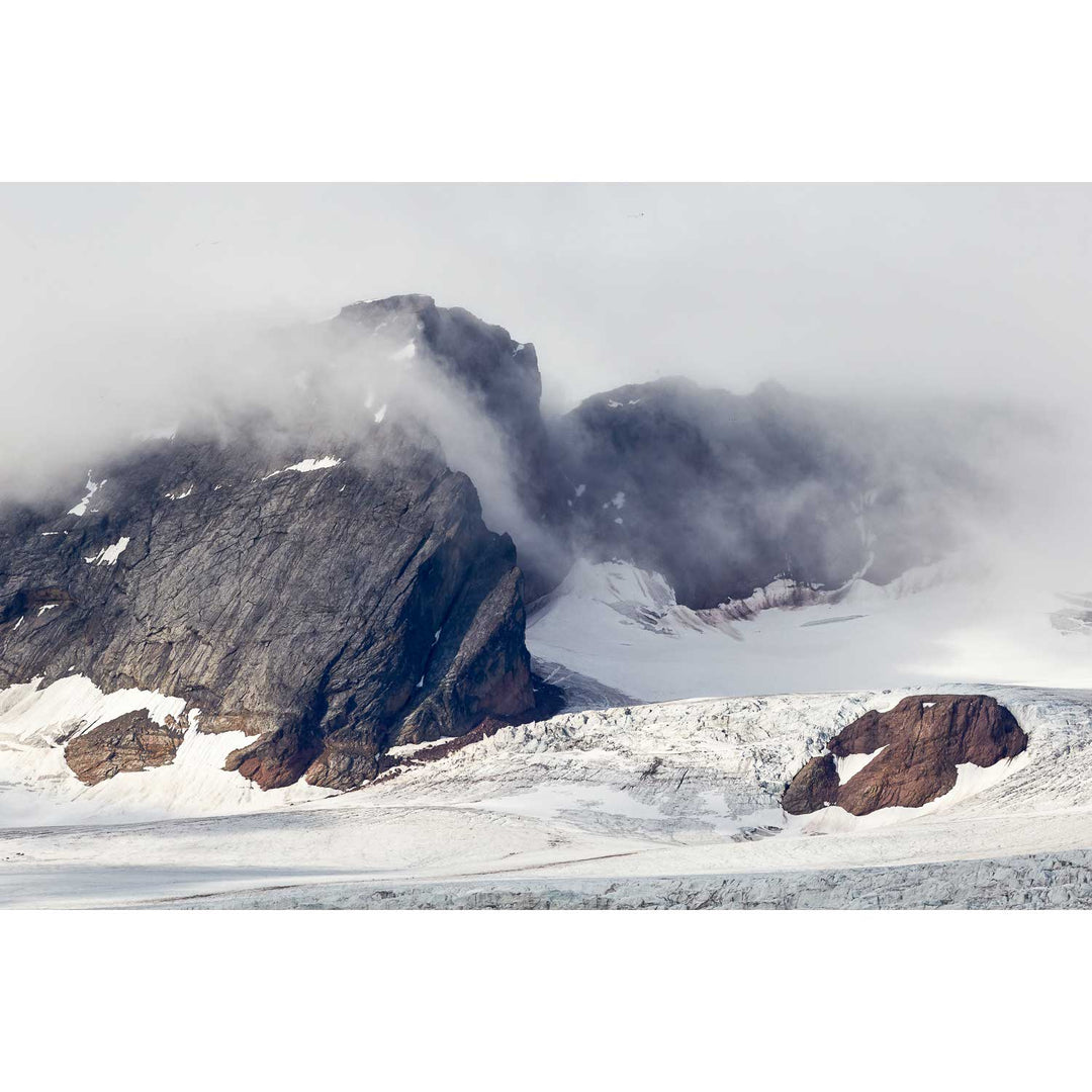 Mountain and Glacier in the Mist, Isbukta