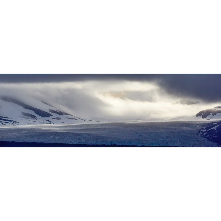 Glacier Pano, Isbukta